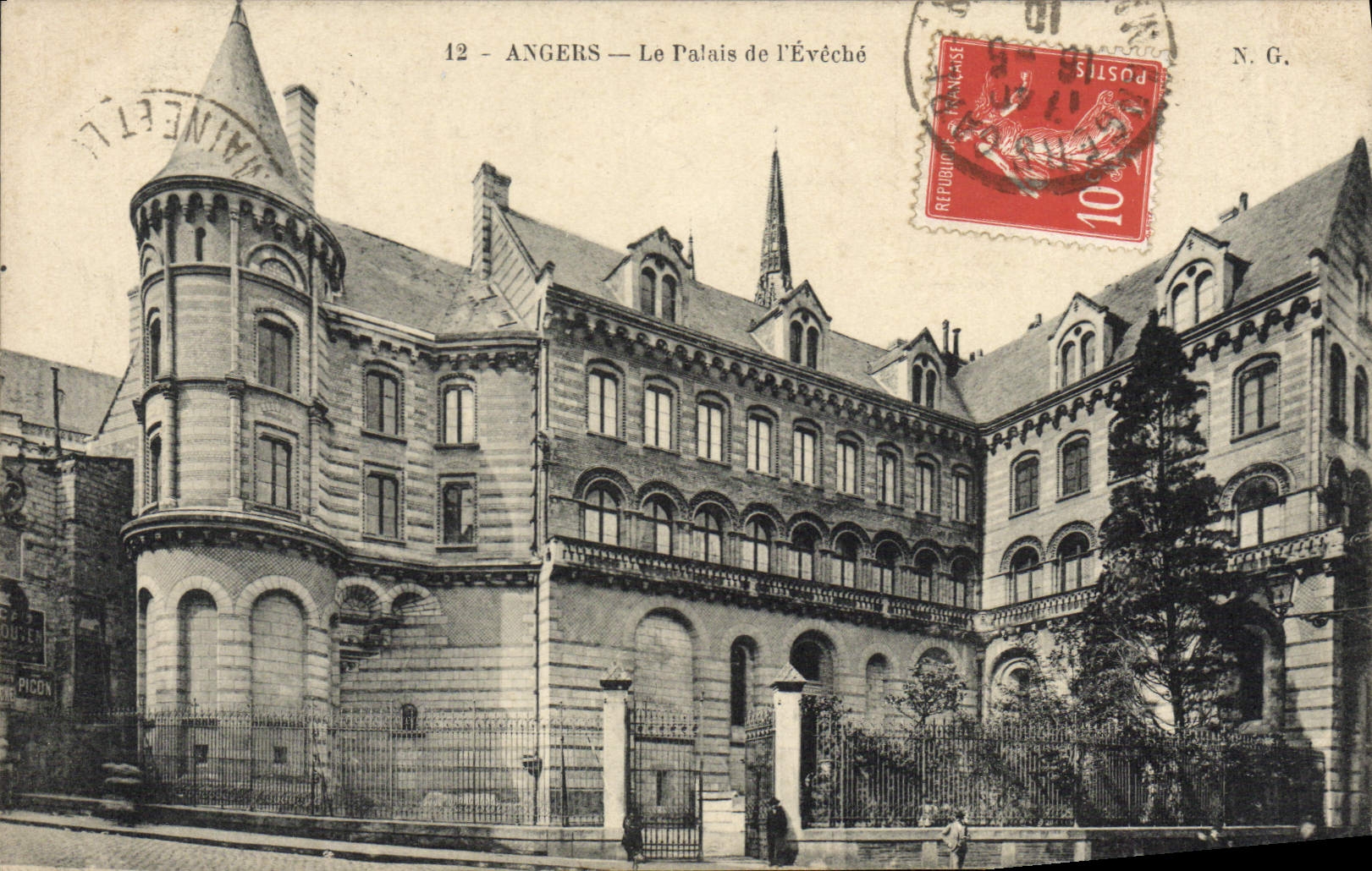 CPA Angers Le Palais De l'Eveche