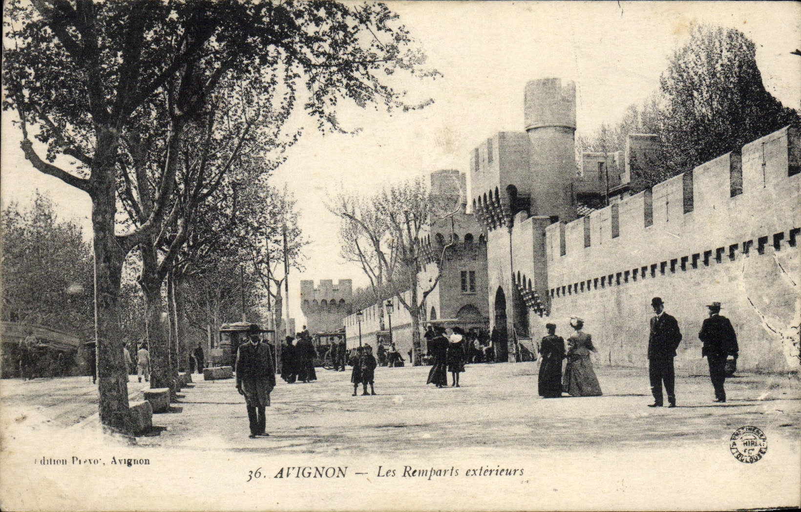 Paredes del External de Avignon de la POSTAL de la VENDIMIA