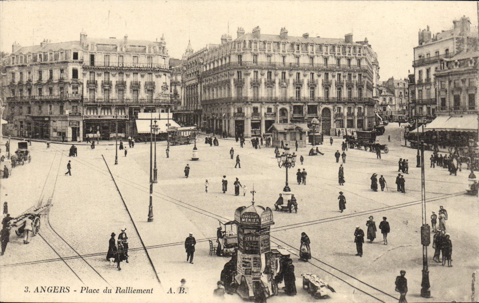 CPA Angers Place Du Ralliement