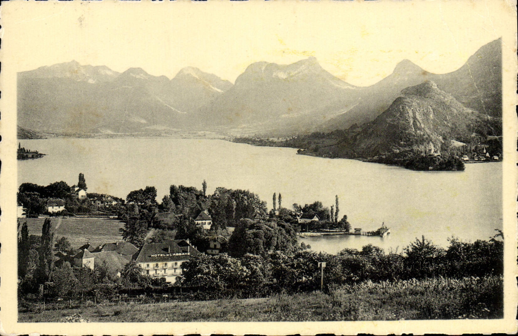 Lago annecy Talloires de la POSTAL de la VENDIMIA y montana de Entrevernes