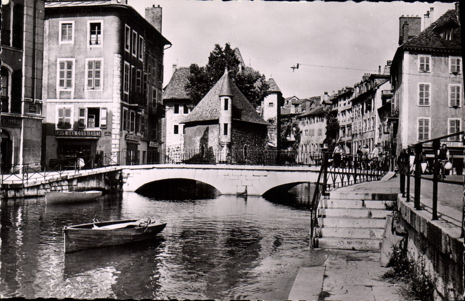 CPM Annecy Canal du Thiou et Palais de I'Isle