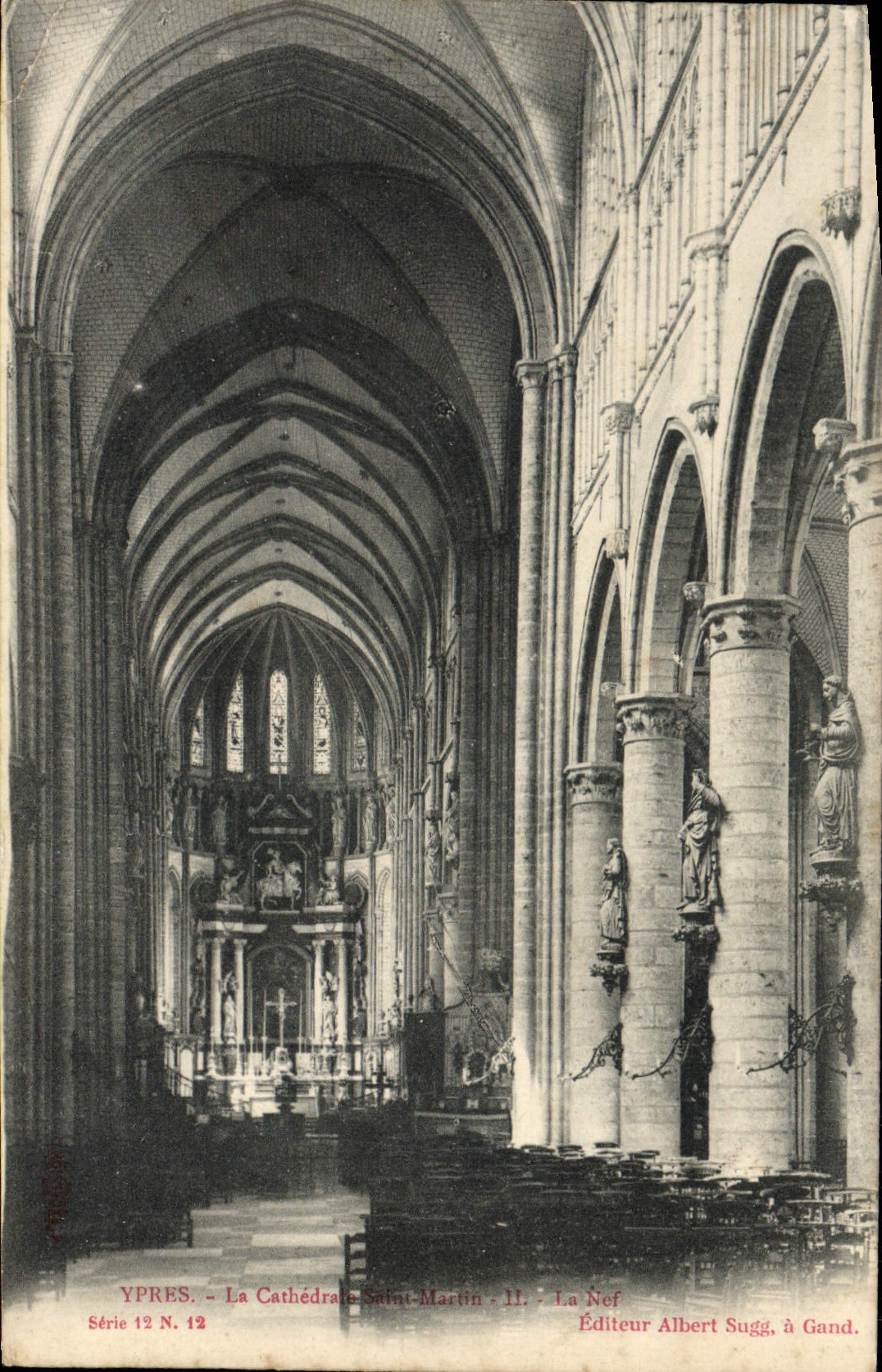 VINTAGE POSTCARD Ypres the Cathedral Holy Martin the nave