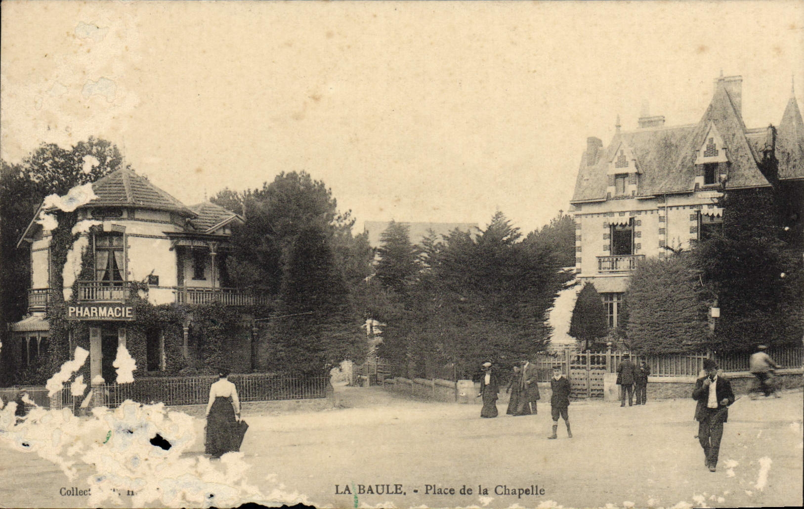 VINTAGE POSTCARD La Baule Places Vault