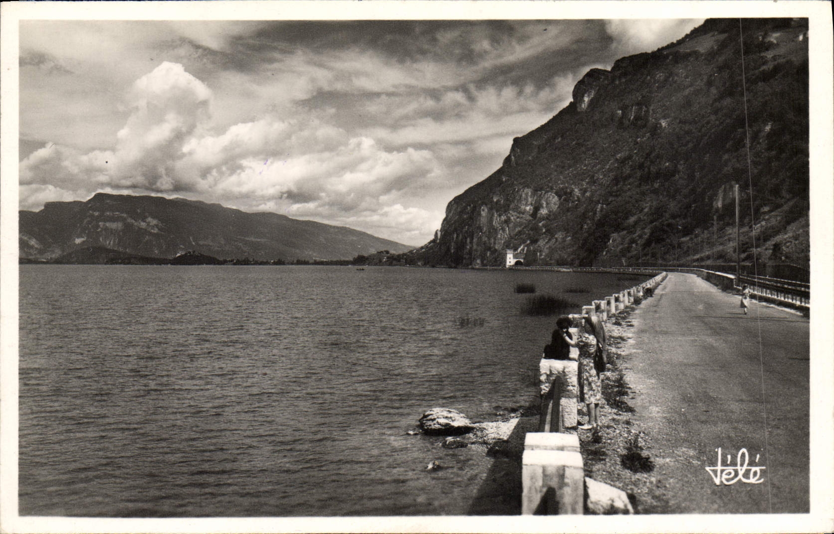 CPM Lac du Bourget Route d'Aix les Bains