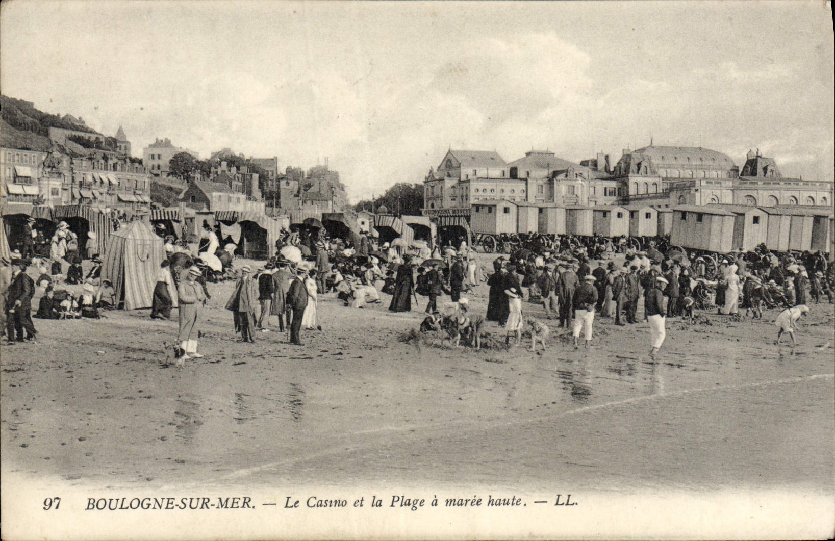 VINTAGE POSTCARD Boulogne On Sea the Casino and the Beach has high tide