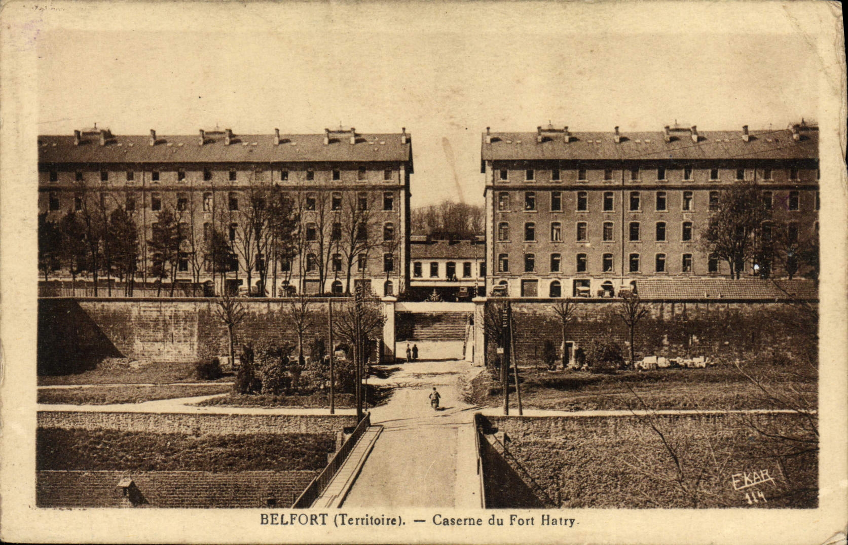 VINTAGE POSTCARD Belfort Barracks of Strong Hatry Militaria