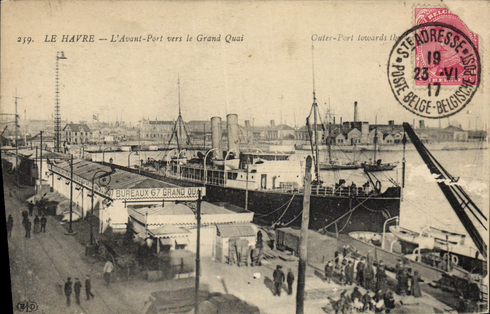 VINTAGE POSTCARD Le Havre Auant Port Towards the Large Quay Boats