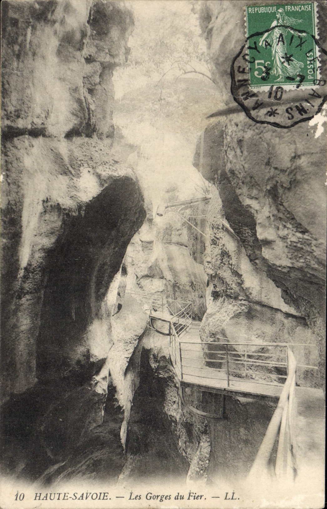 CPA Haute Savoie Les Gorges du Fier