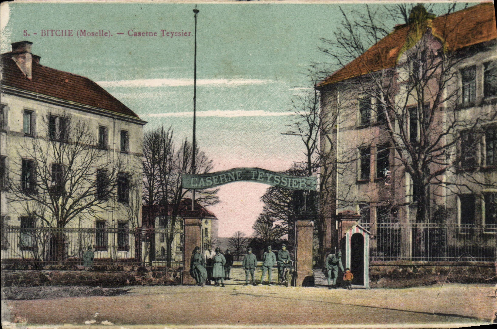VINTAGE POSTCARD Bitche Militaria Barracks