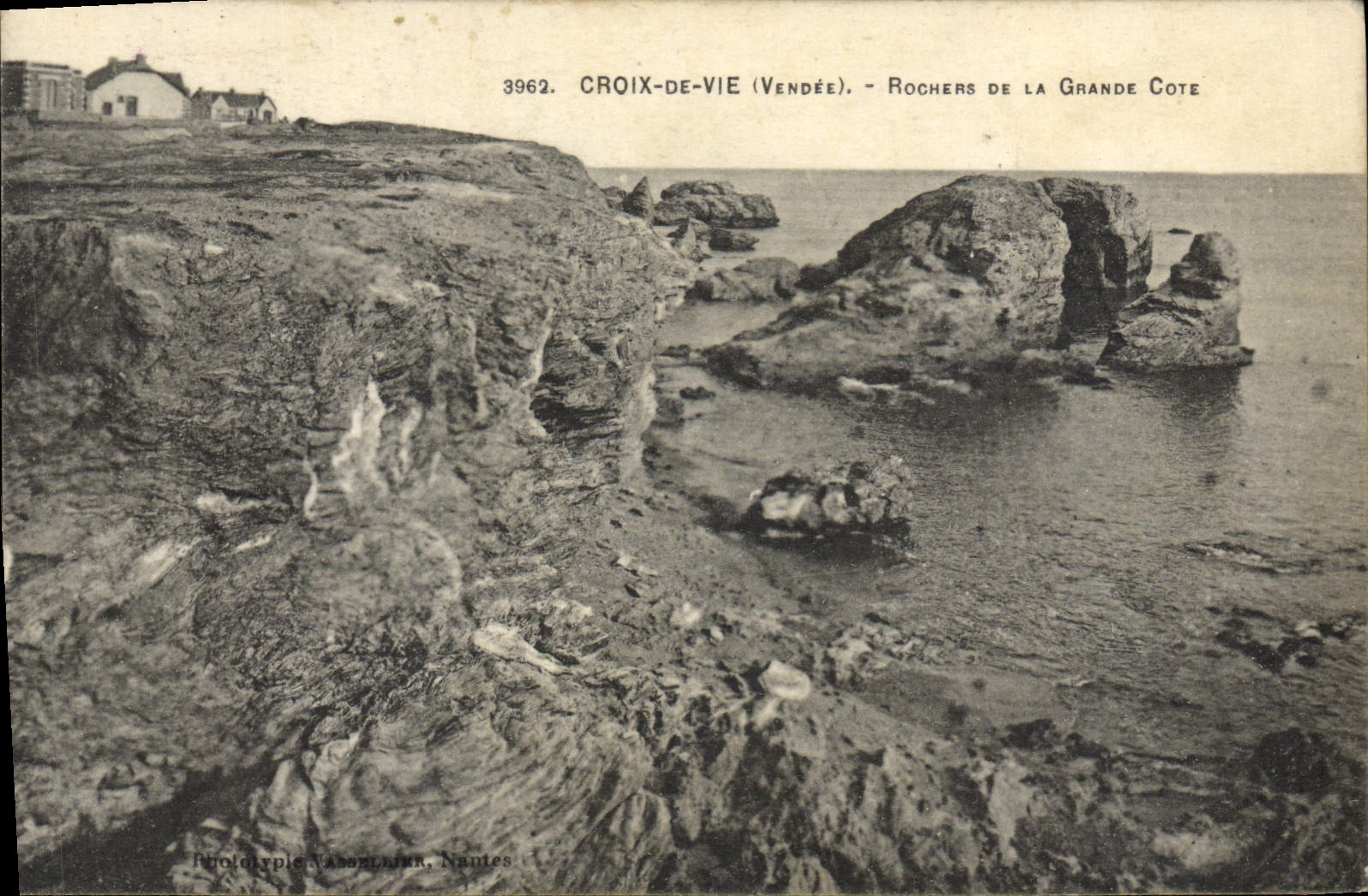 VINTAGE POSTCARD Croix de Vie Rocks Of the Great Dimension