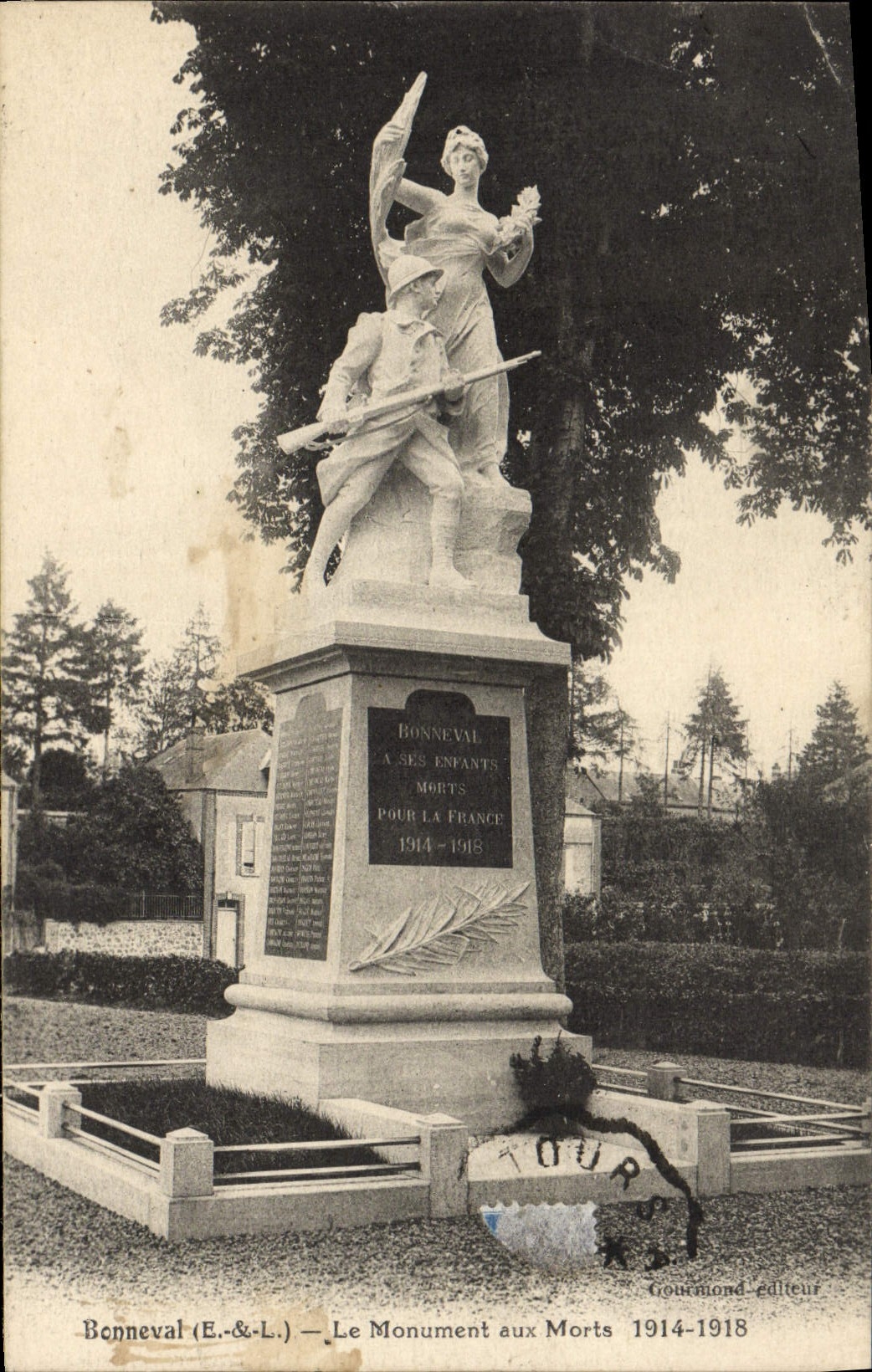 VINTAGE POSTCARD Bonneval the War memorial