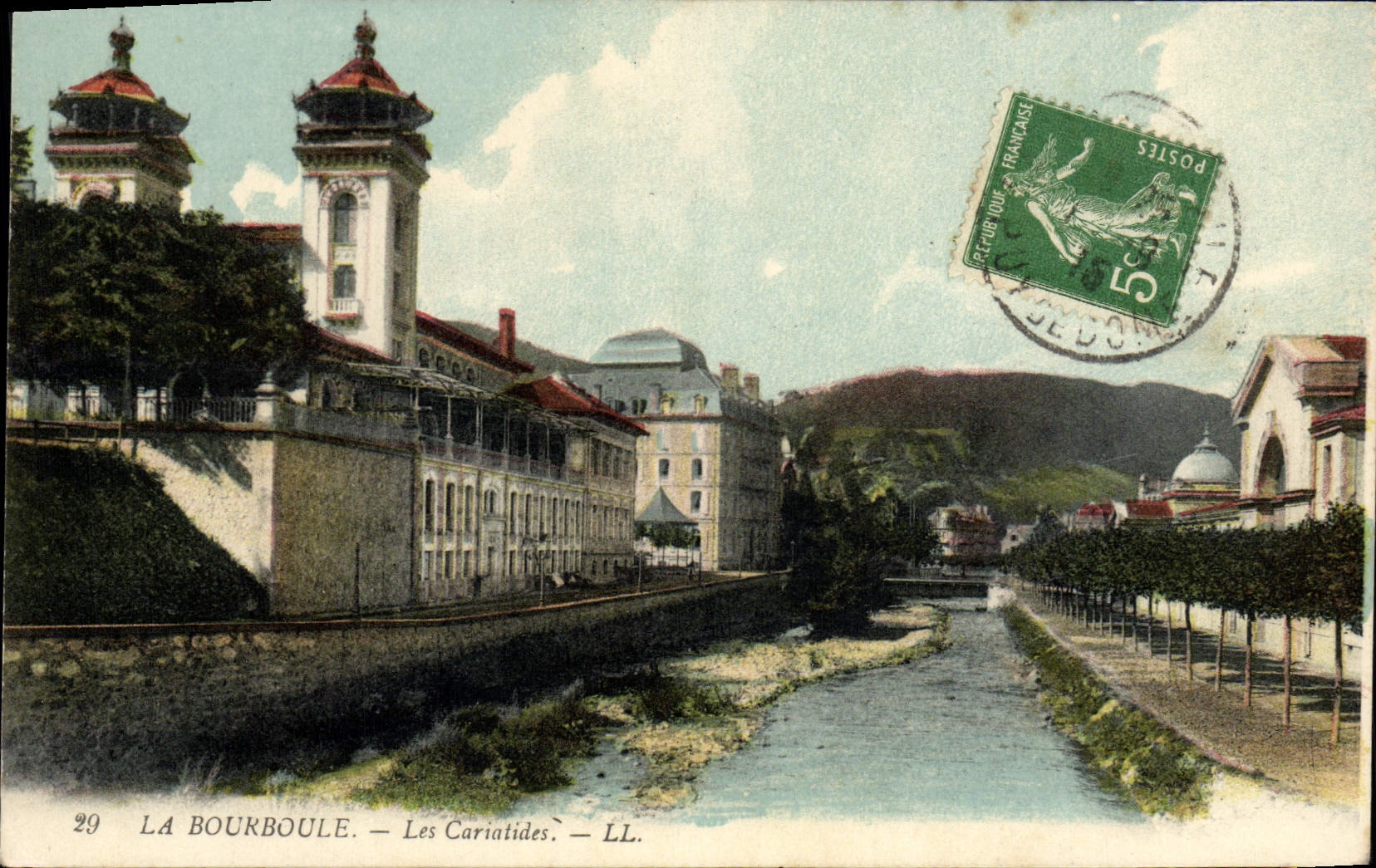 CPA La Bourboule Les Cariatides