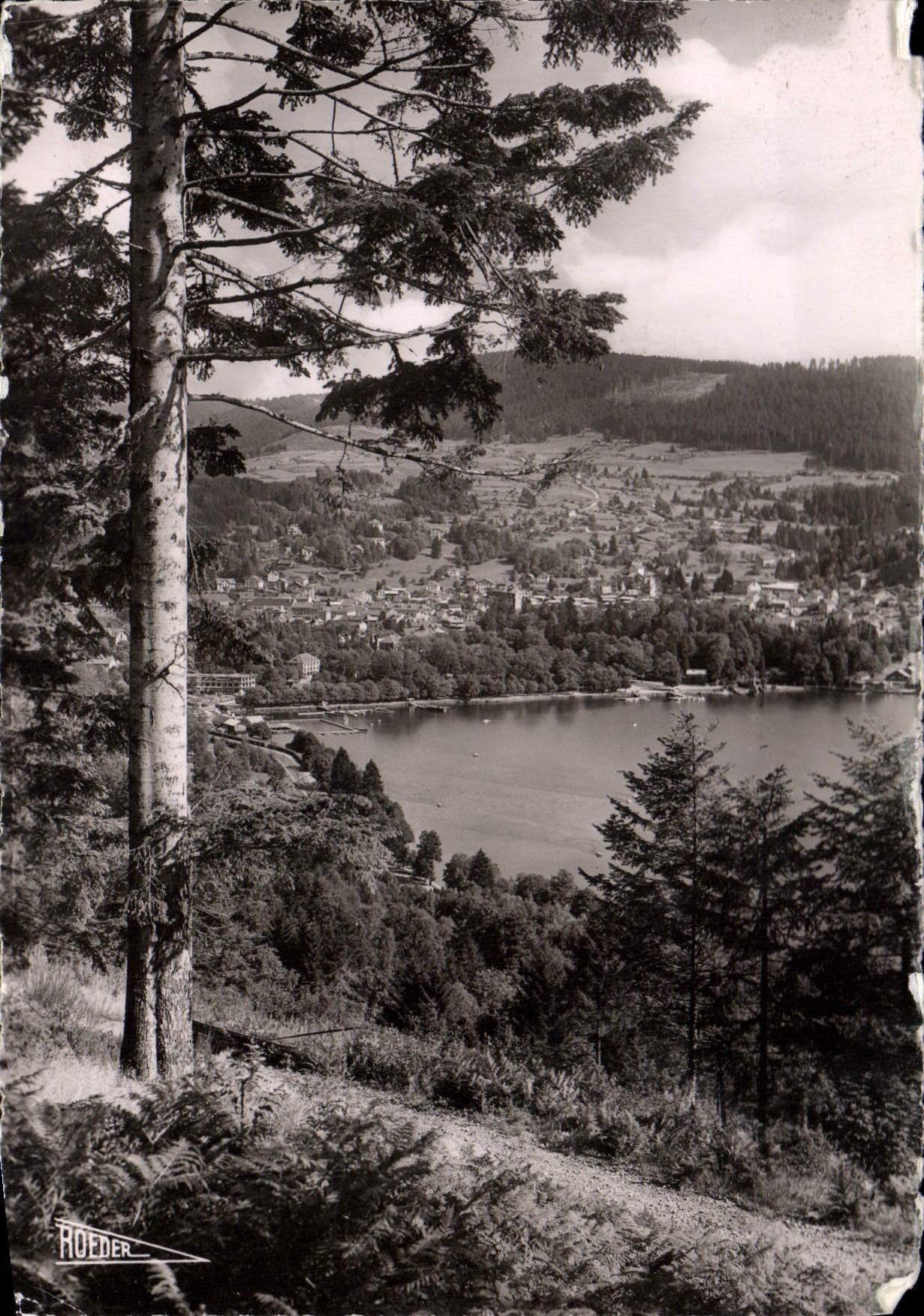 CPM Gerardmer Le lac vu de la route de Remiremont
