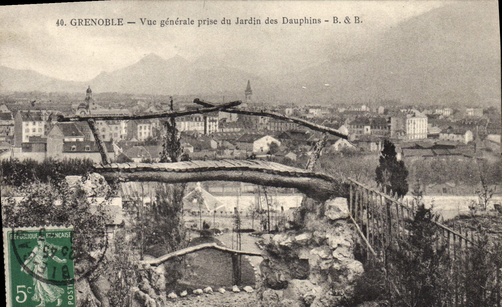 CPA Grenoble Vue Generale Prise du Jardin des Dauphins