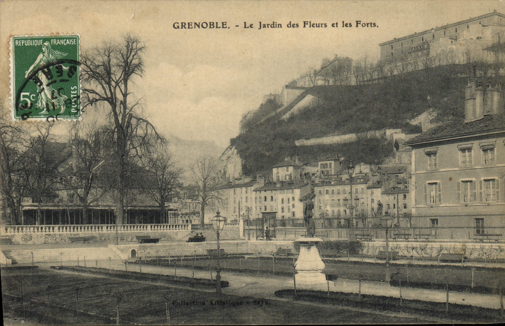 CPA Grenoble Le Jardin des Fleurs et les forts