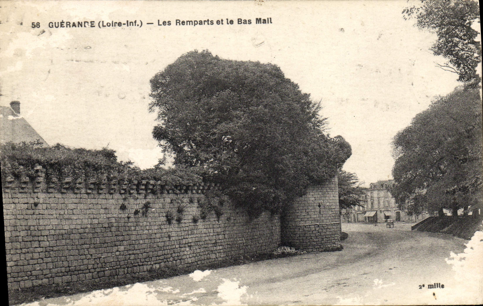 VINTAGE POSTCARD Guerande walls and Nas Badly