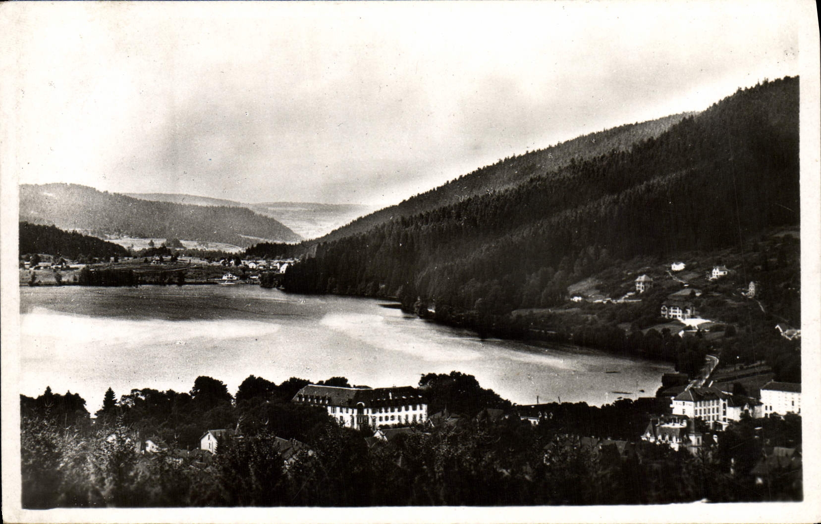 CPM Gerardmer Le Lac depuis la Creuse Roche du Rain