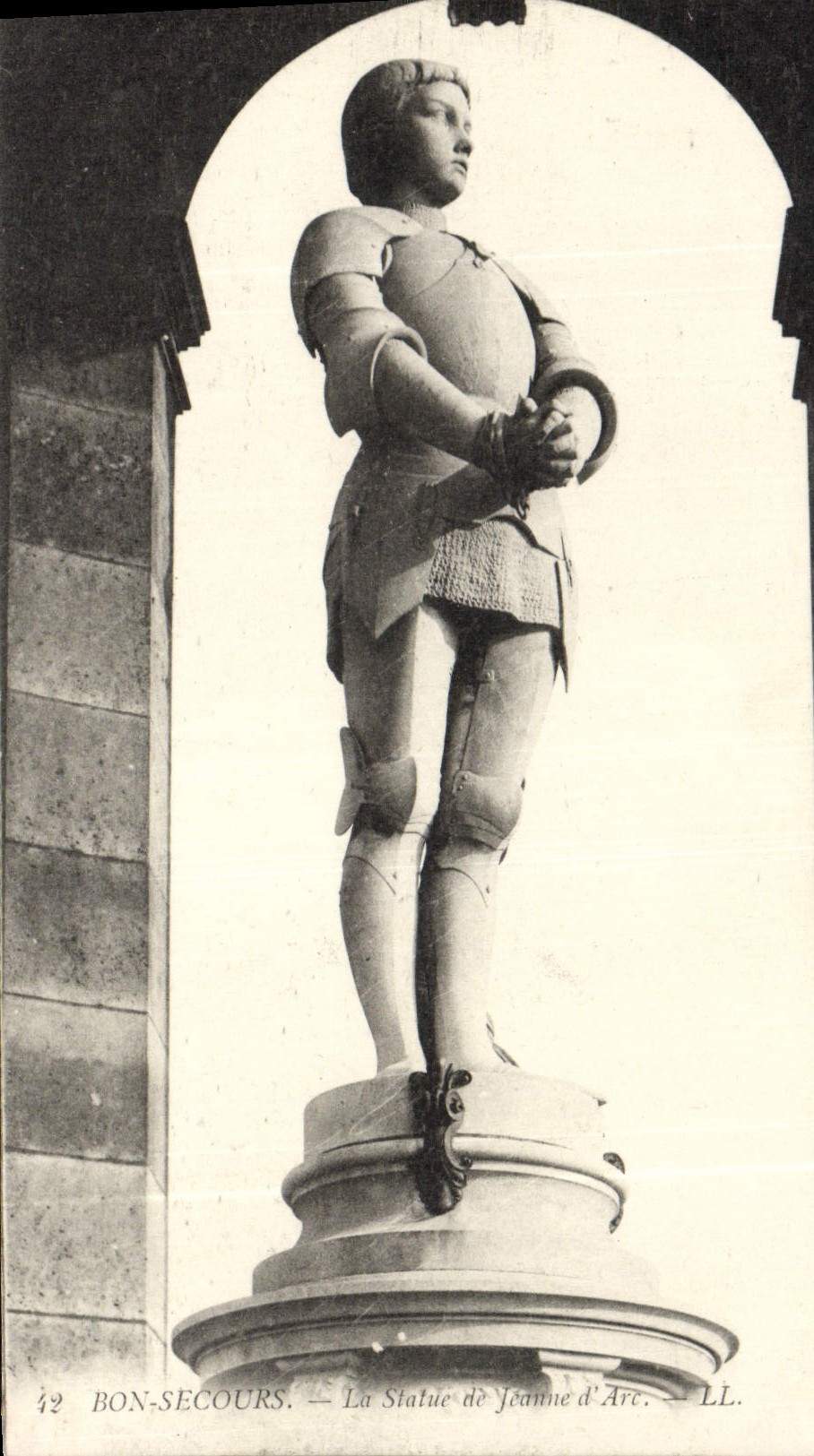 CPA Bon Secours La Statue de Jeanne d'Arc