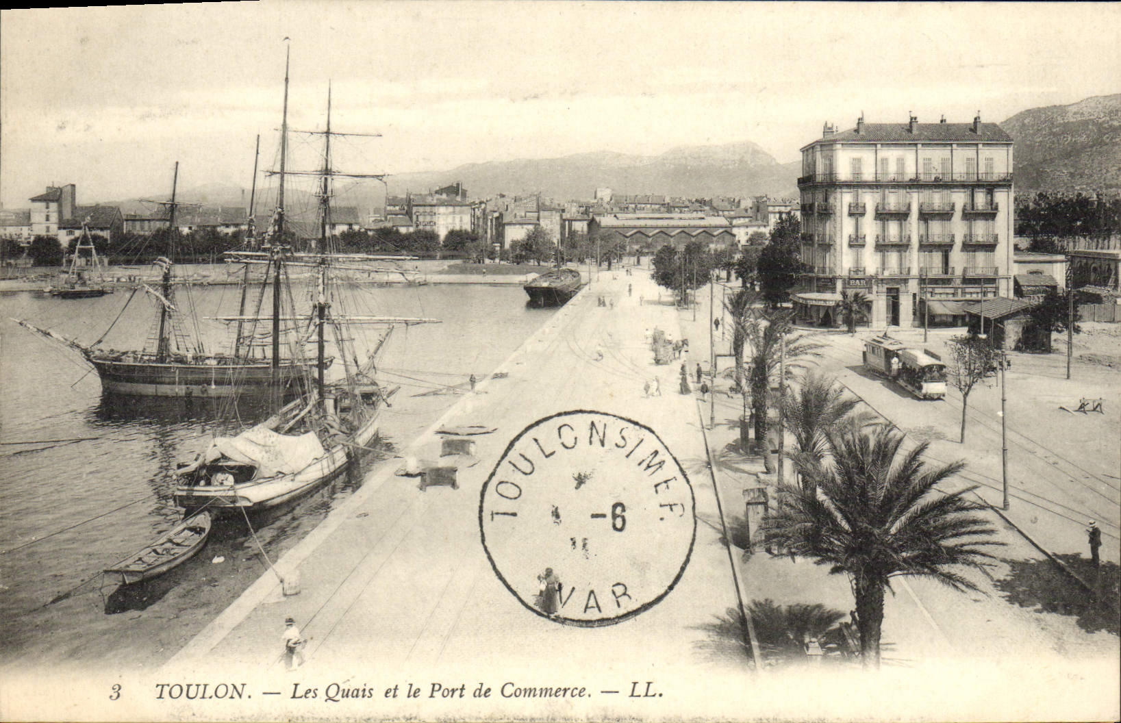 CPA Trouville sur Mer Les quais et le port de commerce Bateaux