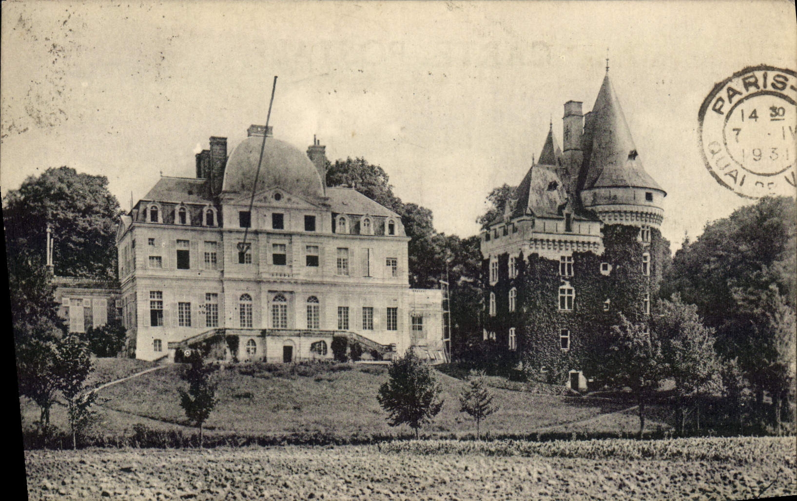 CPA Verneuil sur Indre Le chateau et le donjon Vue Sud Ouest 