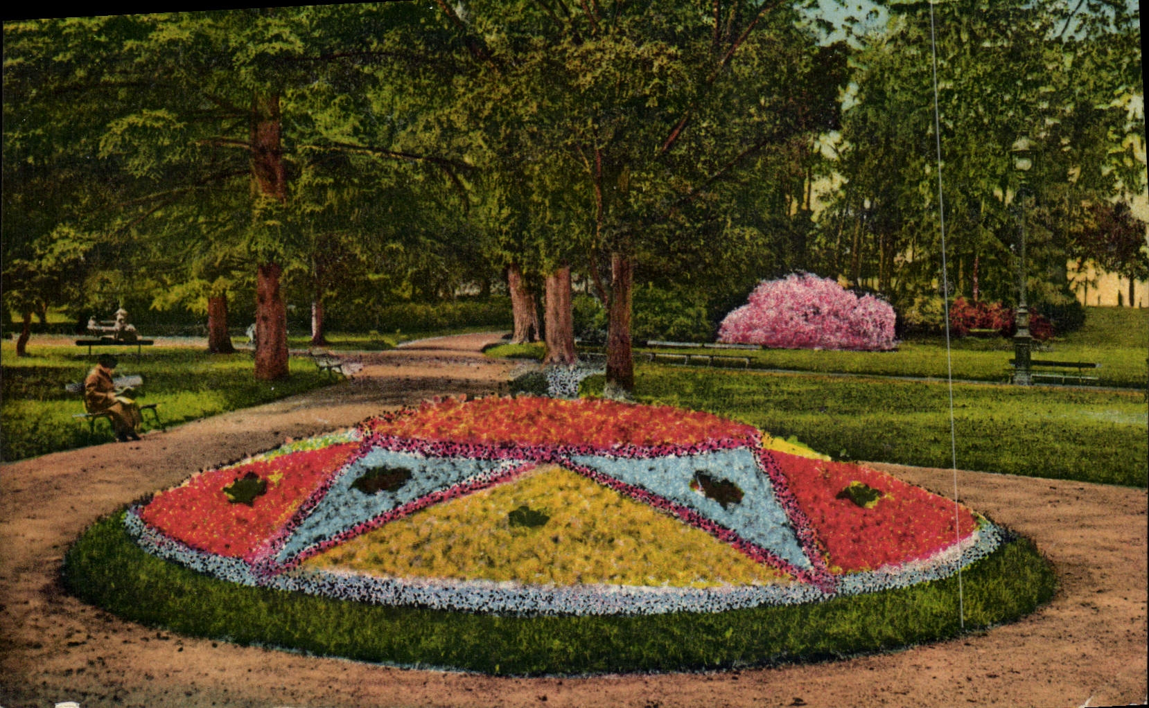 VINTAGE POSTCARD Vichy In the new parks