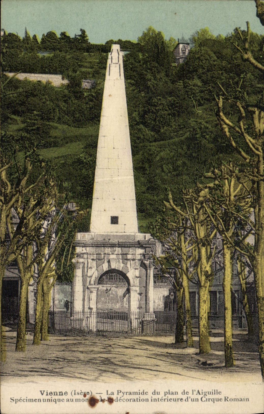 CPA Vienne La Pyramide Du Plan De I'Aiguille