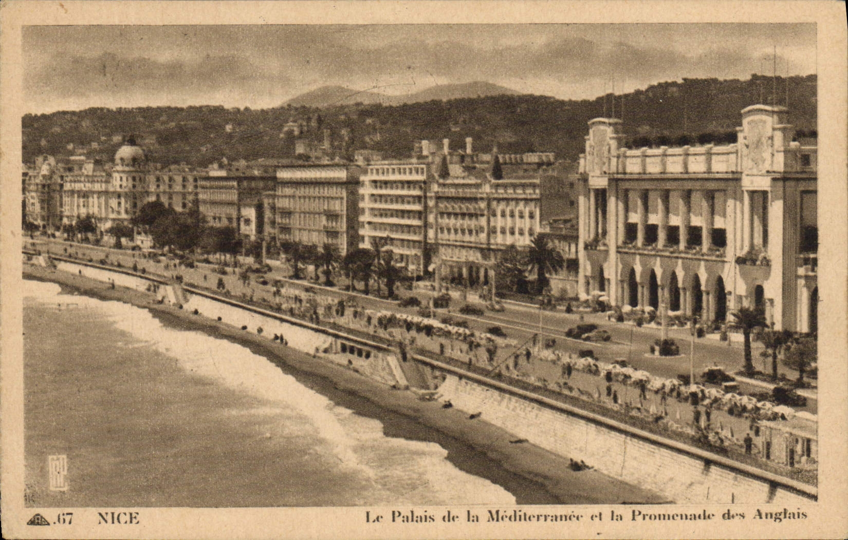 CPA Nice Le Palais De La Mediterranee Et La promenade des anglais 