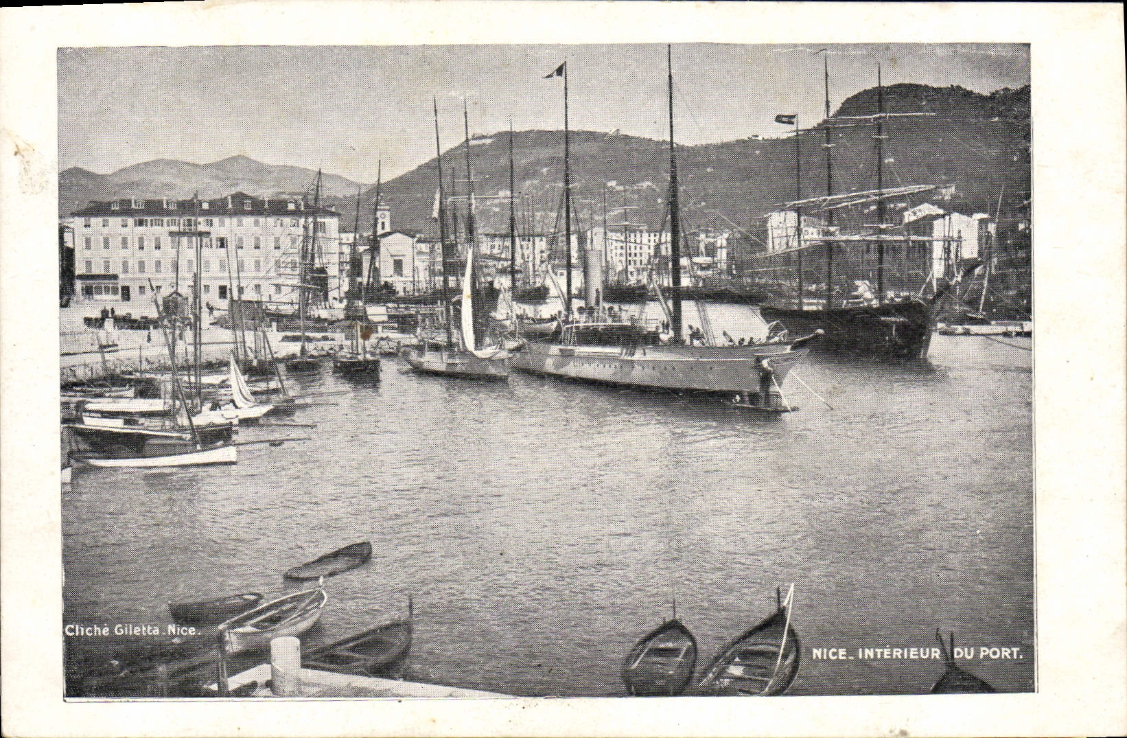 CPA Nice Interieur Du Port Bateau