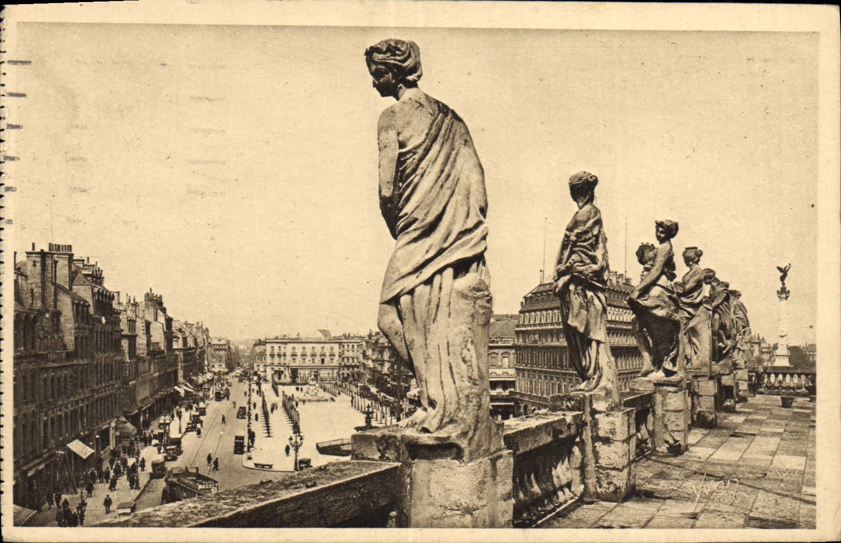 CPA Bordeaux Vue Generale Prise De La Terrasse du grand theatre