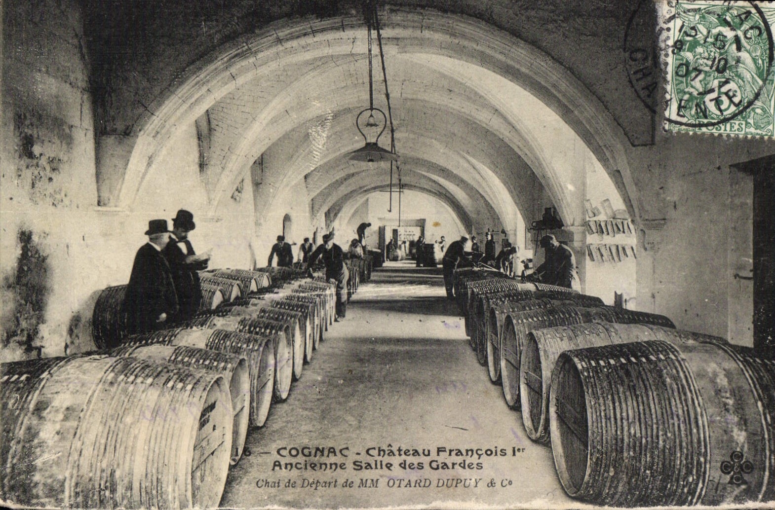 CPA Cognac Chateau Francois 1er Ancienne salle des gardes Otard Dupuy