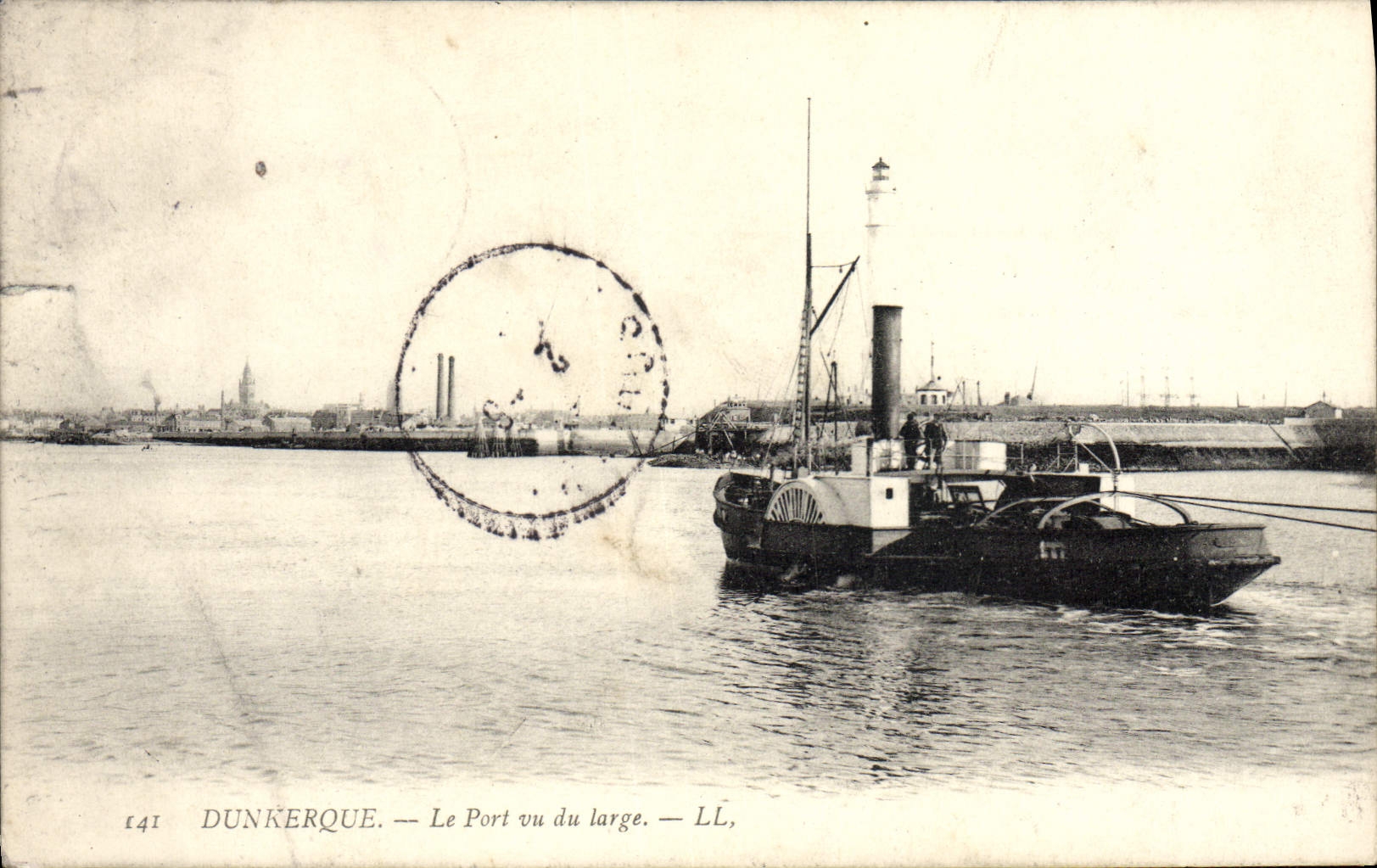 CPA Dunkerque Le Port Vu Du Large Bateau