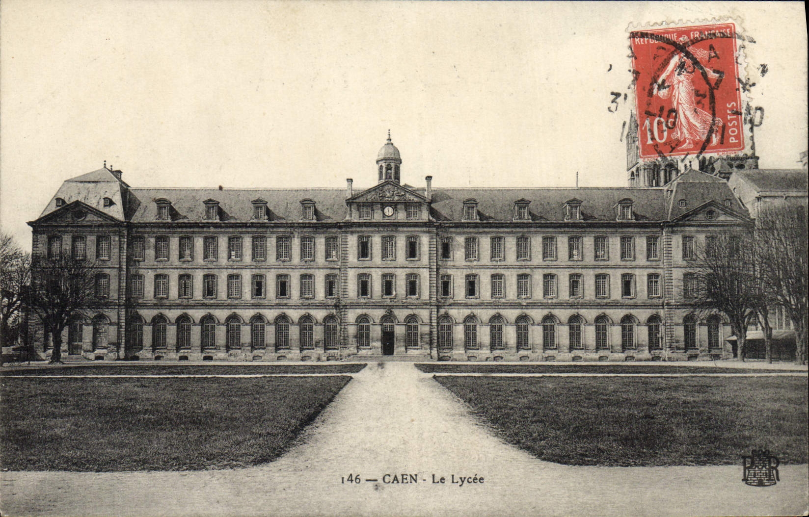VINTAGE POSTCARD Caen the College