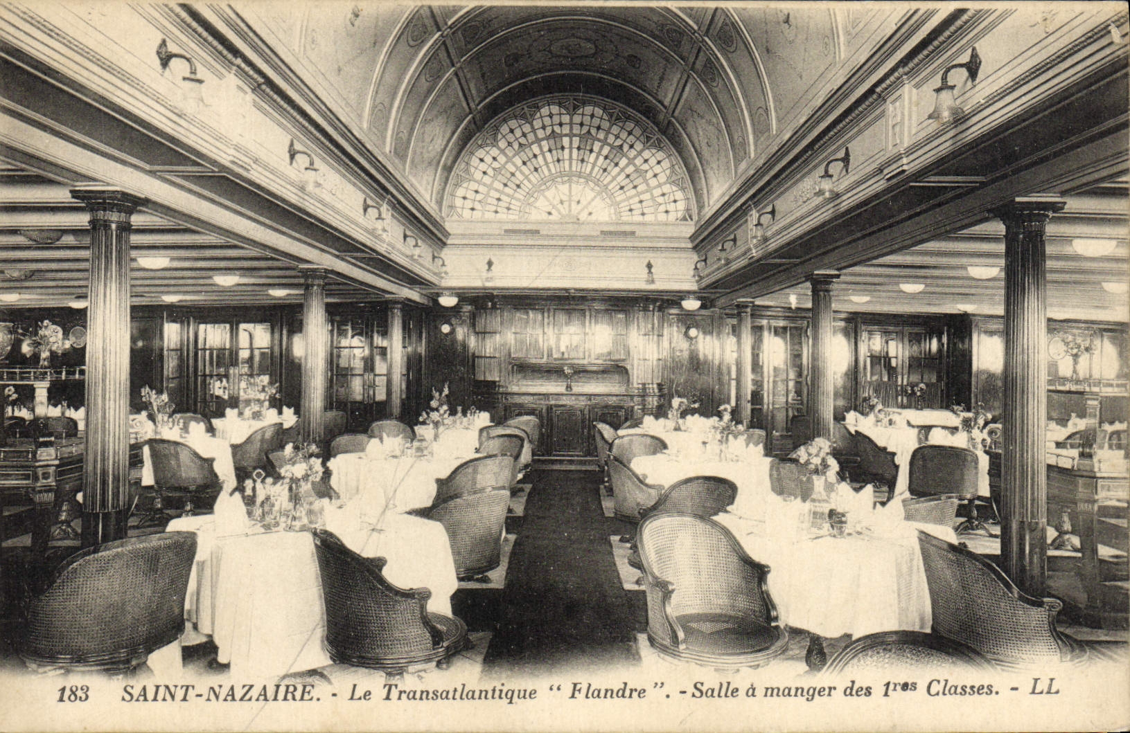 CPA Saint Nazaire Le Transatlantique Flandre Salle a manger des 1eres classes Bateau