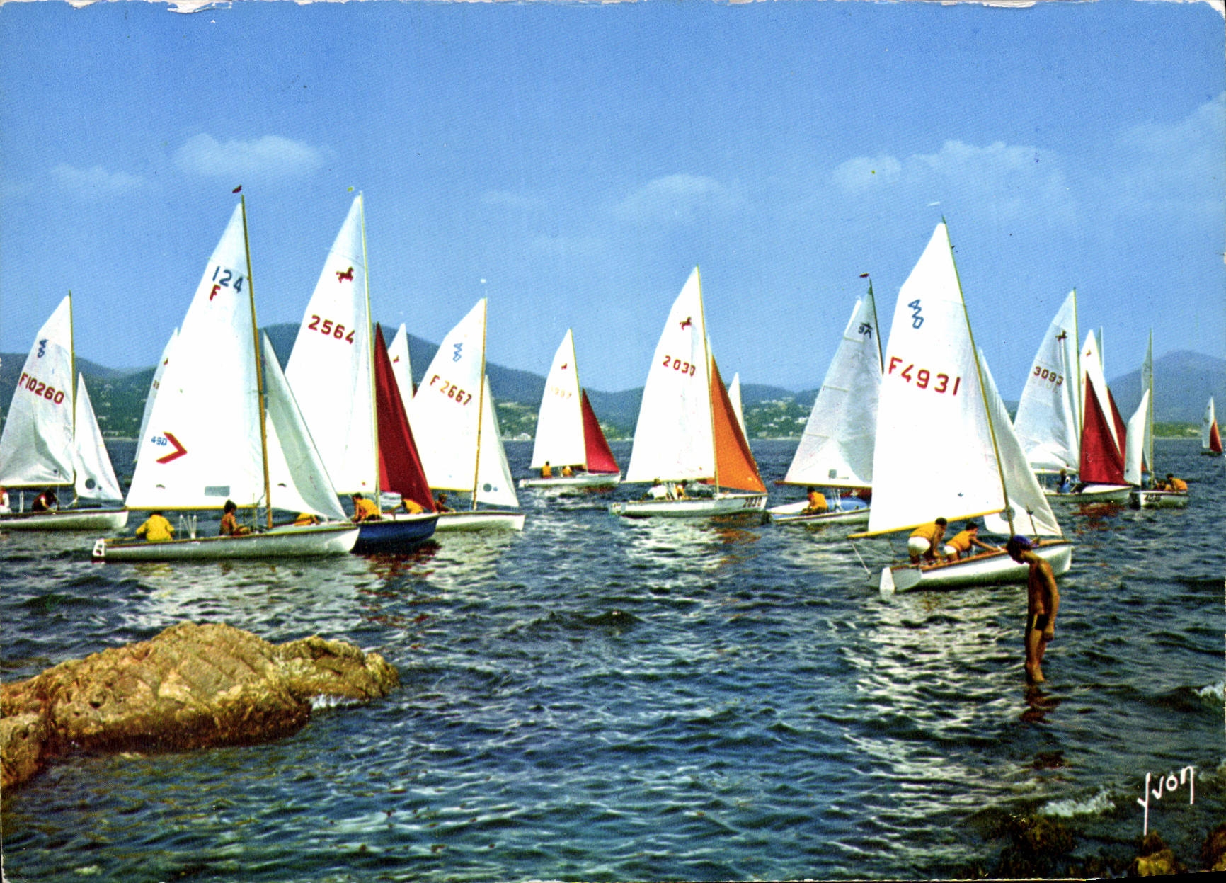 CPM Regates sur la Cote d'Azur Bateau