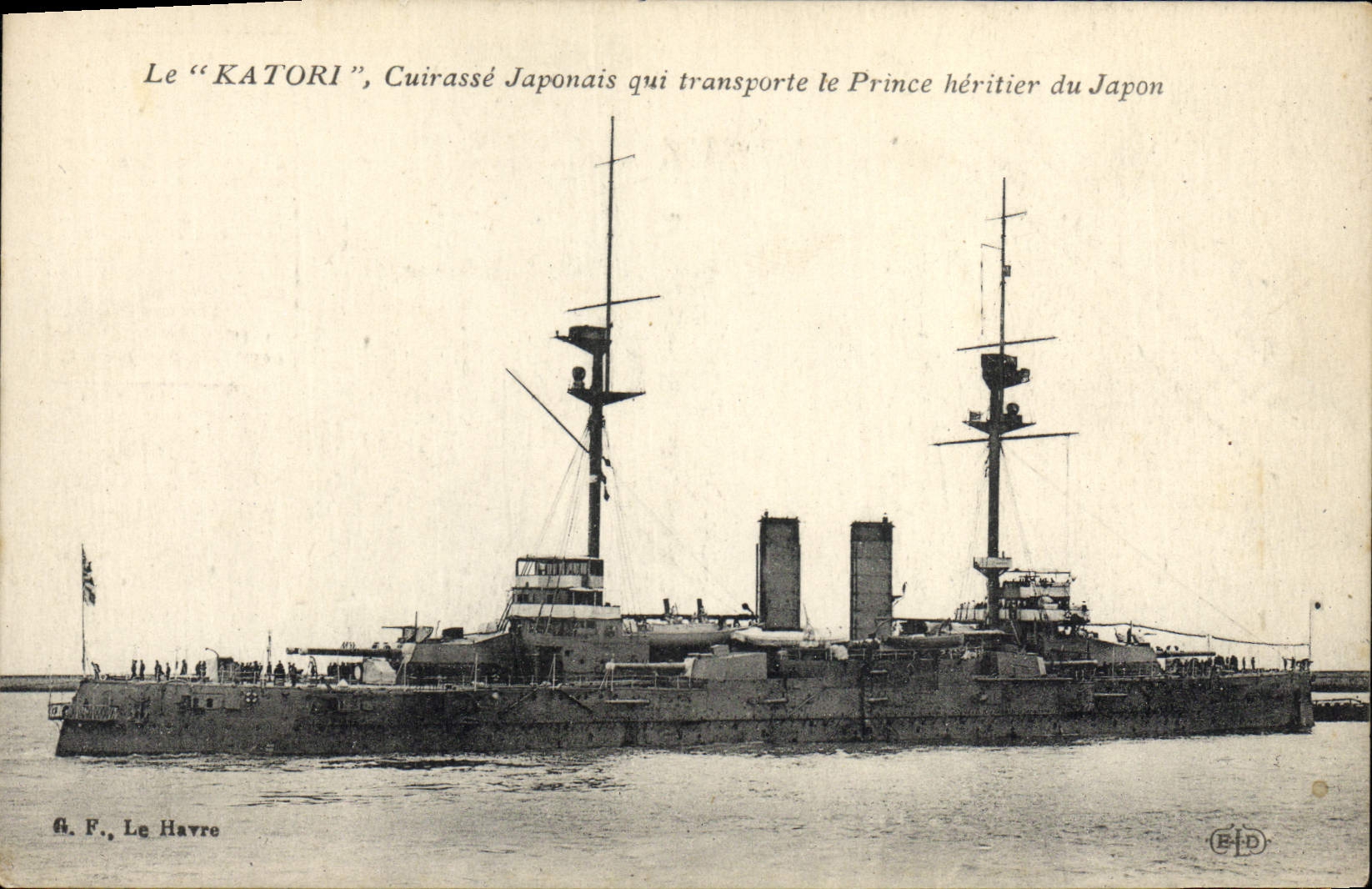 CPA Le Katori Cuirasse Japonais qui transporte le prince heritier du Japon Bateau