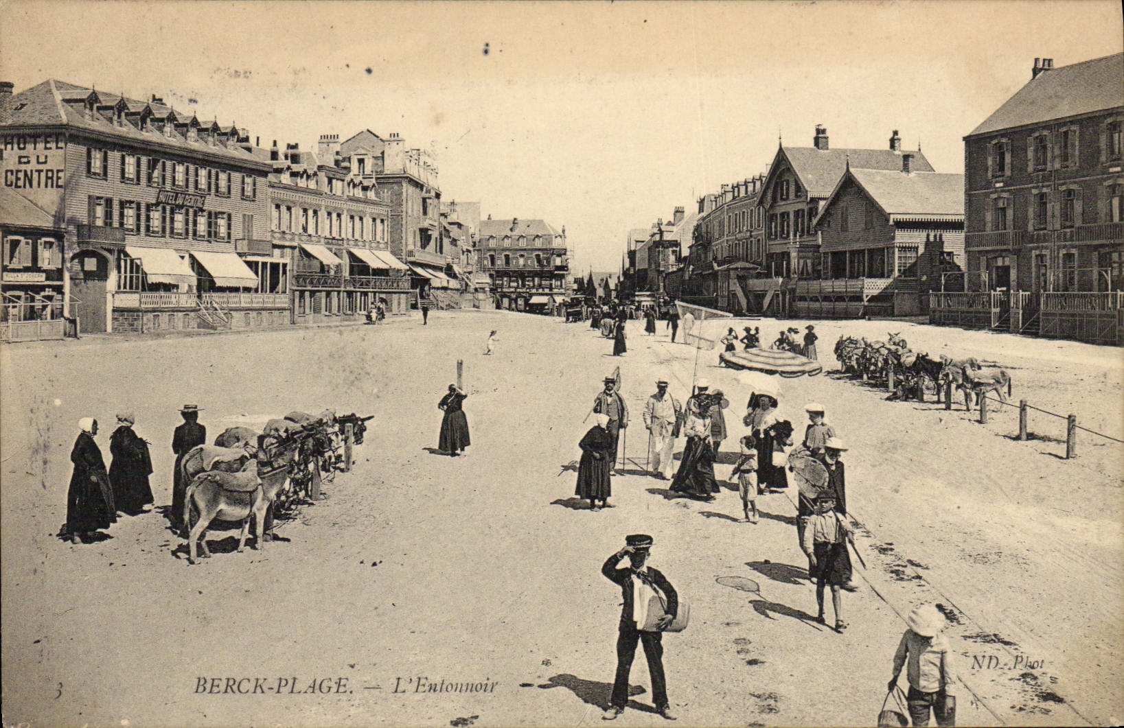 CPA Berck Plage L'Entonnoir Anes Mules Hotel du centre