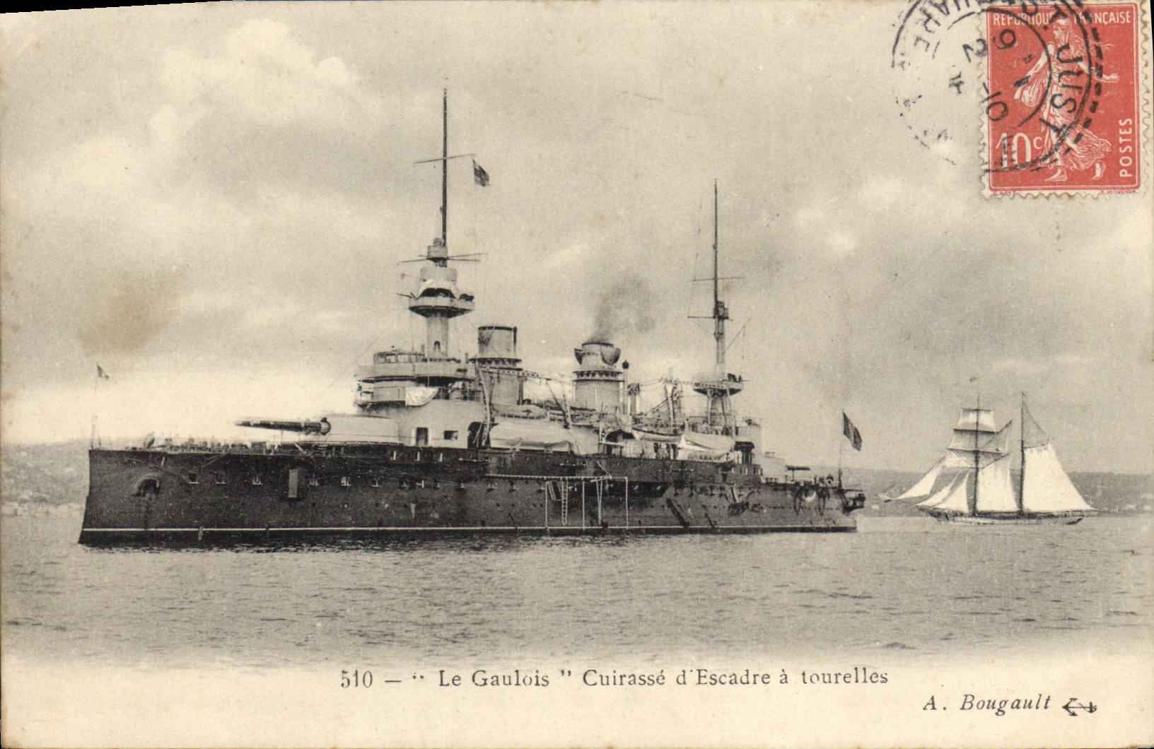 CPA Le Gaulois Cuirasse d'Escadre a Tourelles Bateau