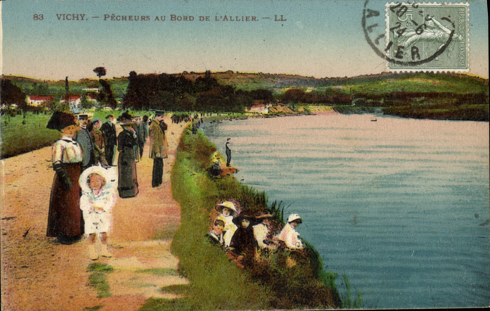 VINTAGE POSTCARD Vichy Sinners At the edge of Allier Fishing