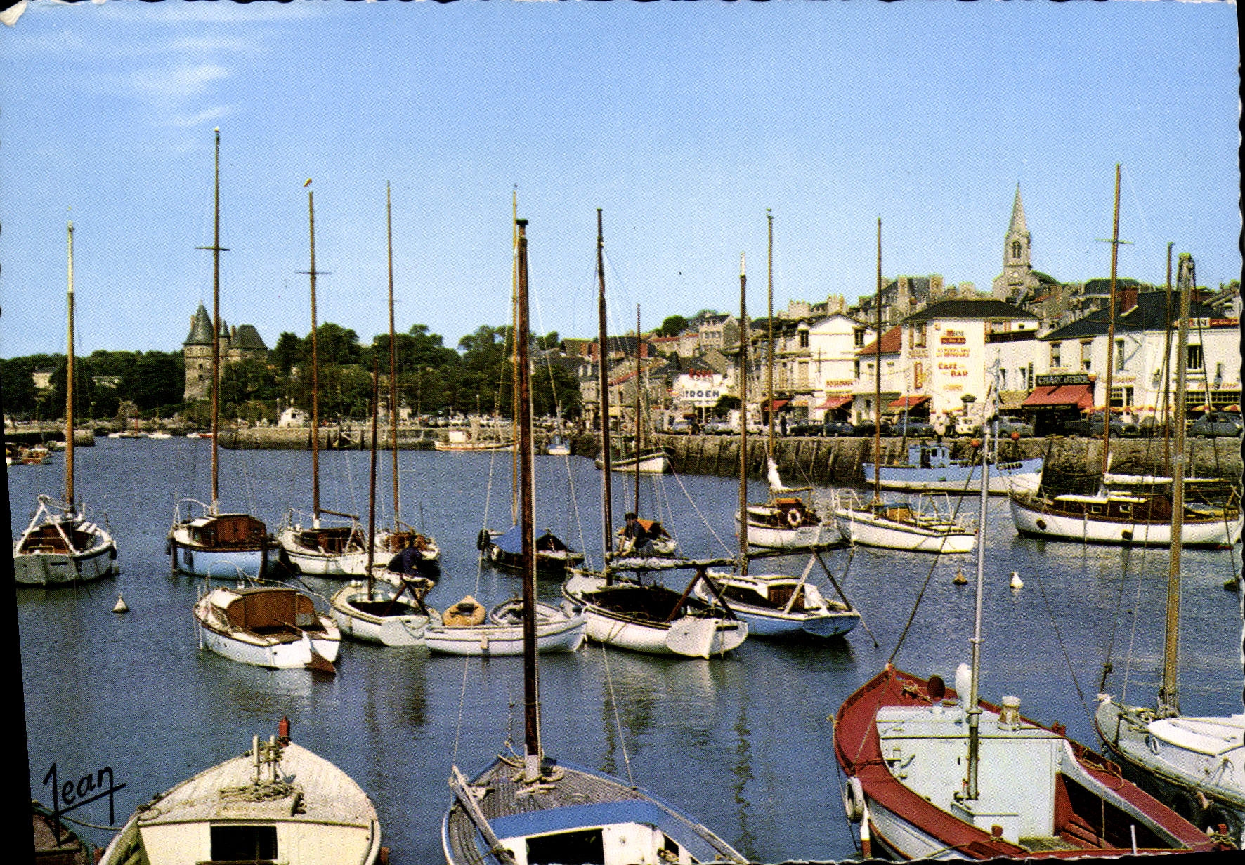 CPM Pornic Le Port Au Fond Le Chateau