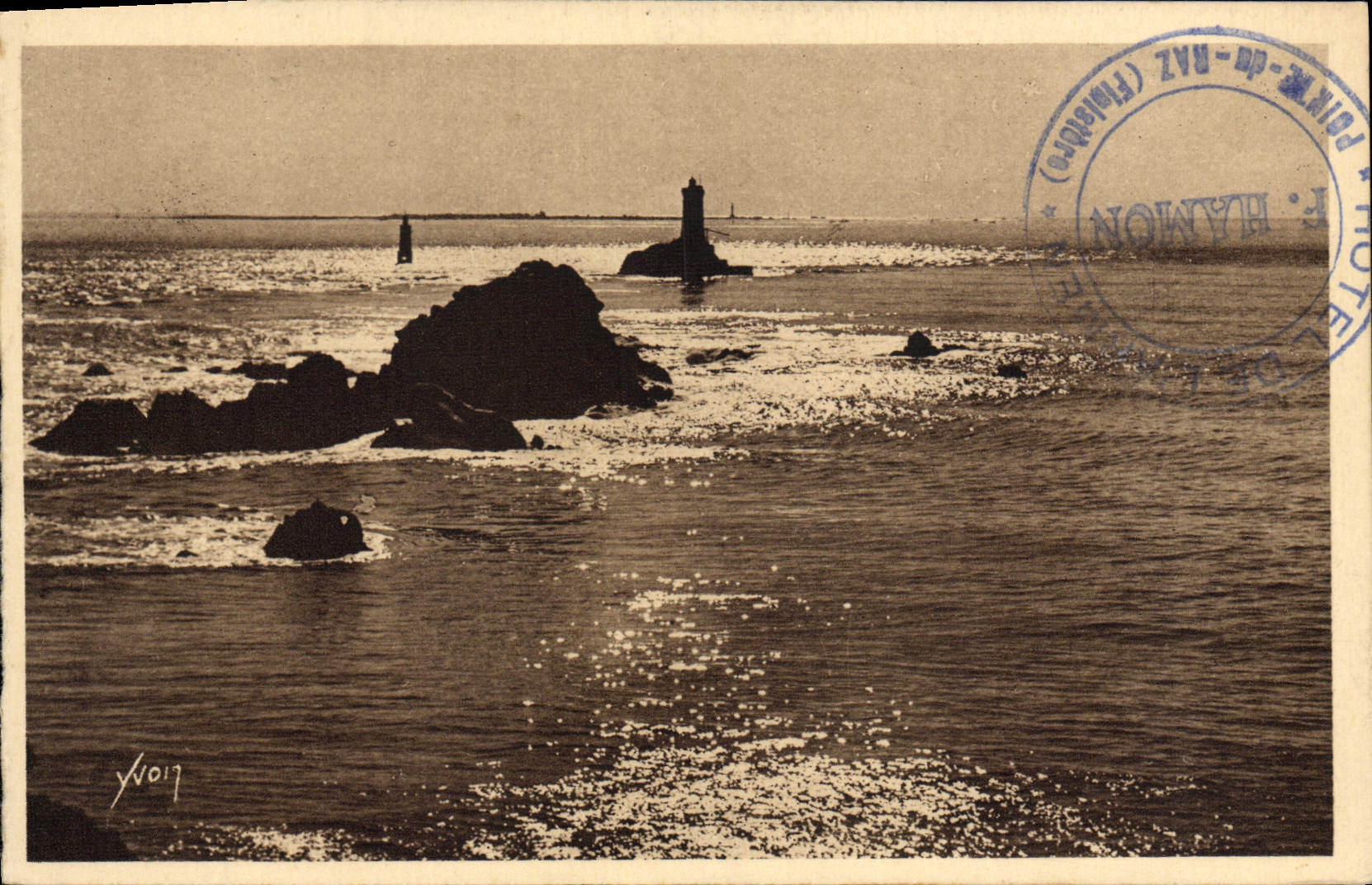 VINTAGE POSTCARD Point Of the Strong current Of Center the Lighthouse of the Old woman With Far the island from Center