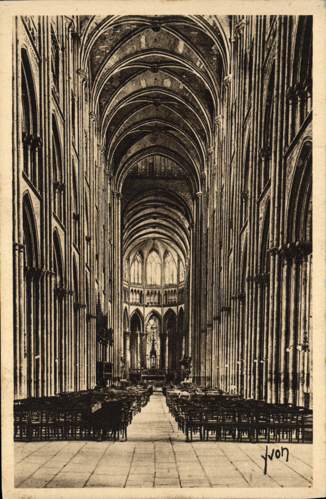 CPA Rouen Interieur de la Cathedrale
