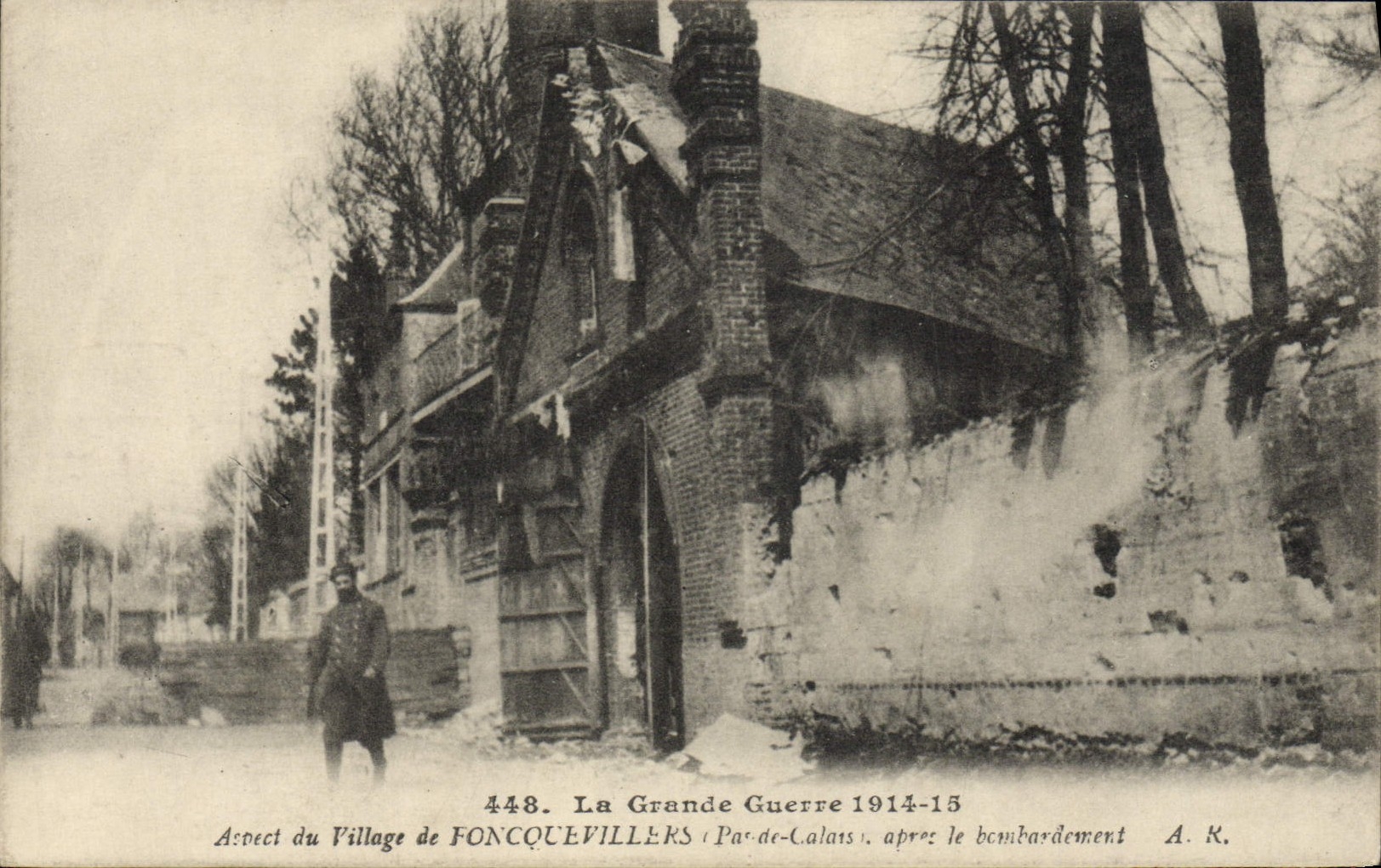 CPA Aspect du village de Foncquevillers apres le bombardement Militaria