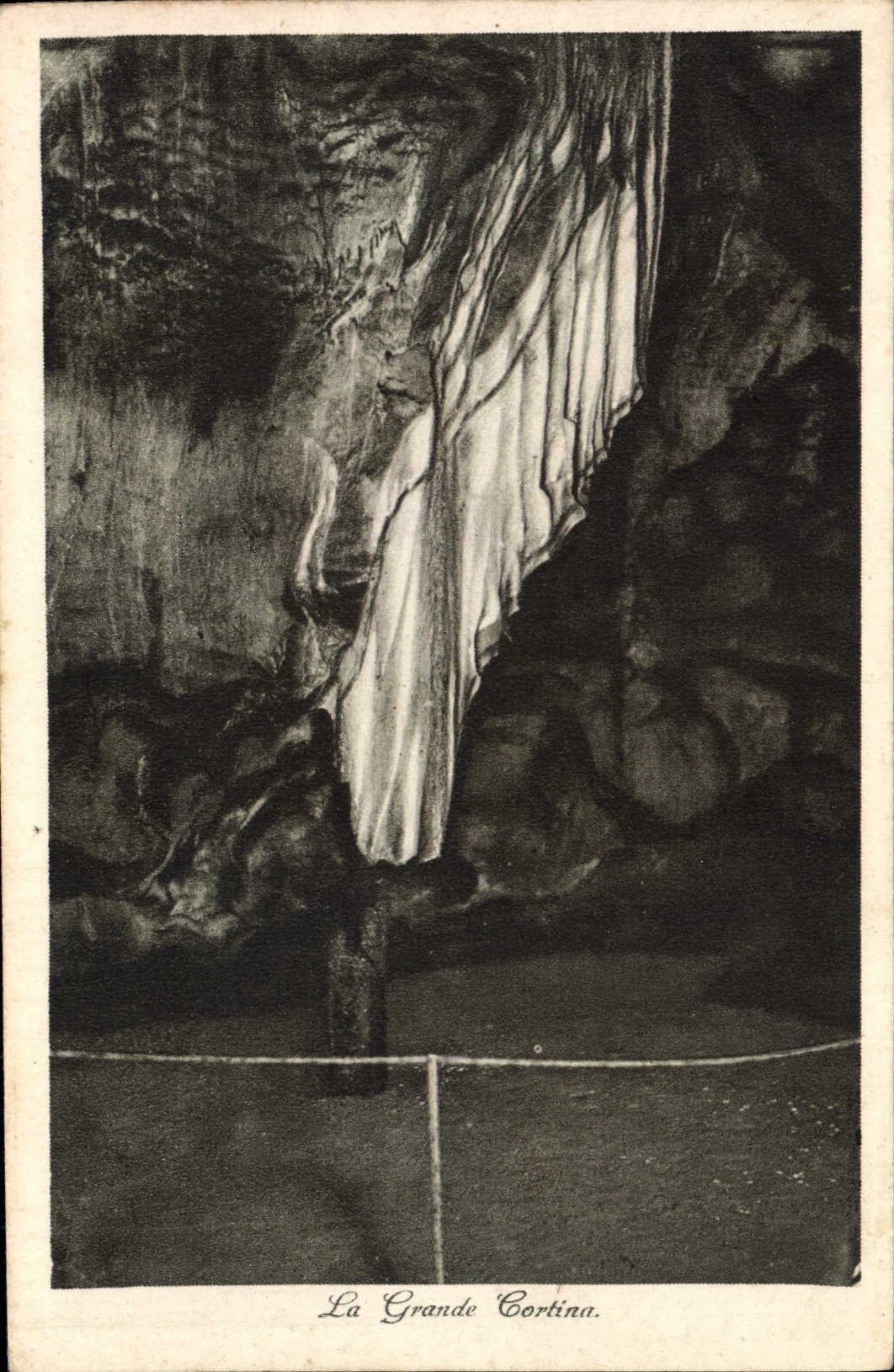 CPA La Grande Cortina