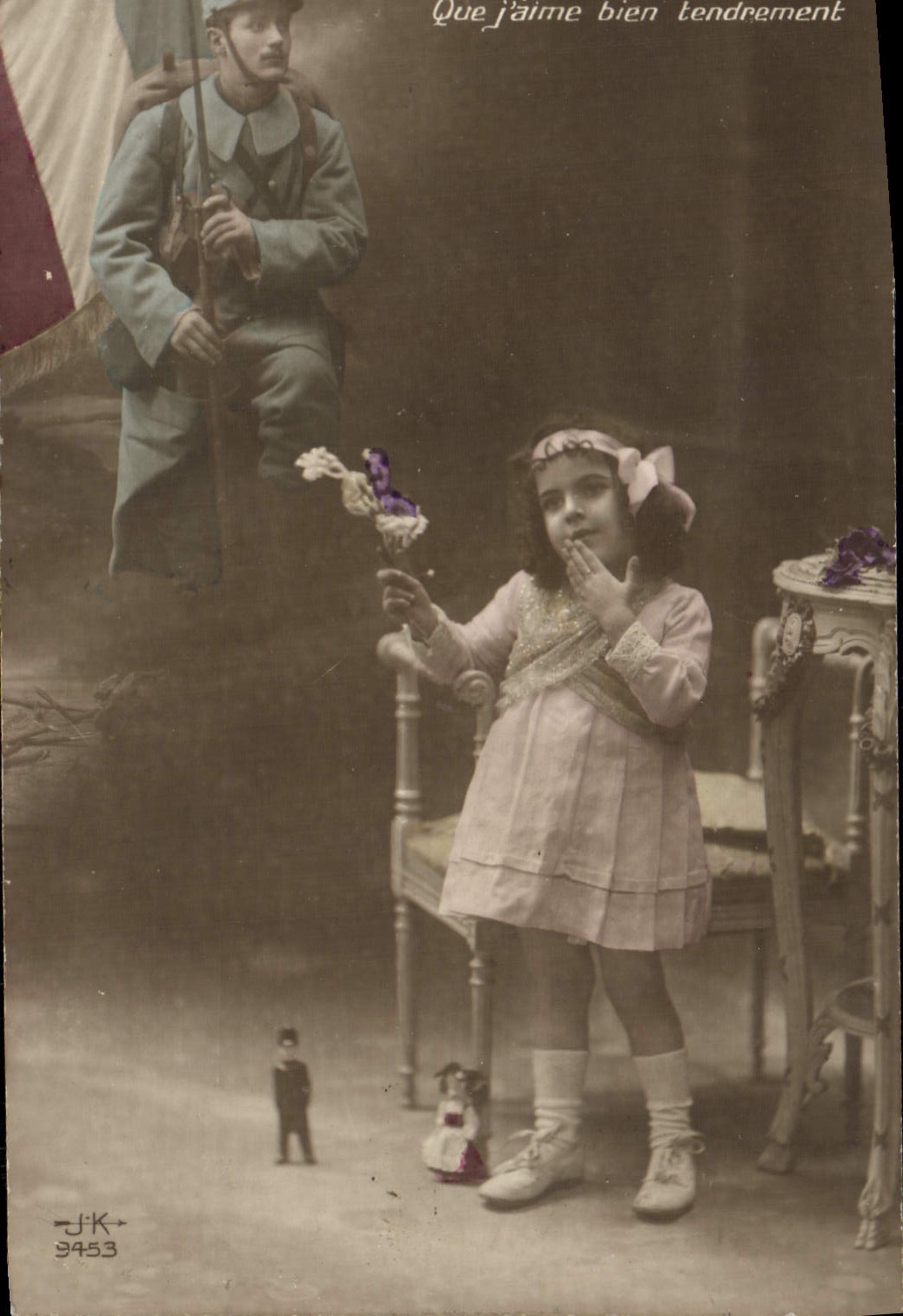 VINTAGE POSTCARD Child Militaria Soldier