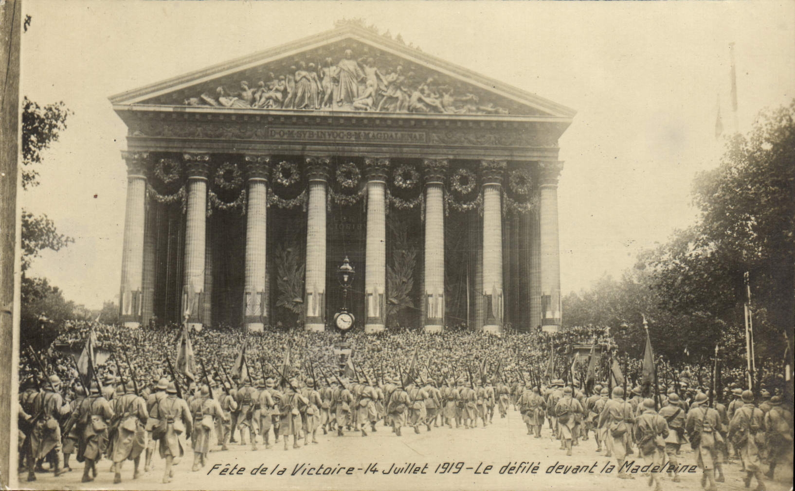 CPA Fete De La Victaire 14 Juillet 1919 Le Defile Devant La Madeleine Militaria