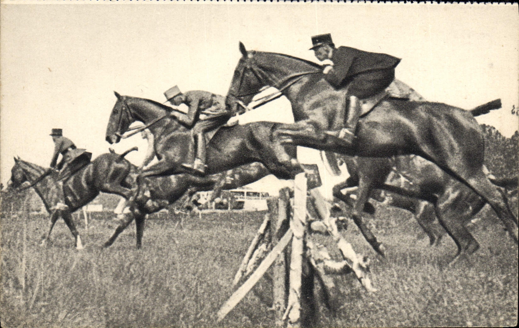CPA Ecole De Saumur Entrainement Des Eleves Cheval Hippisme Militaria