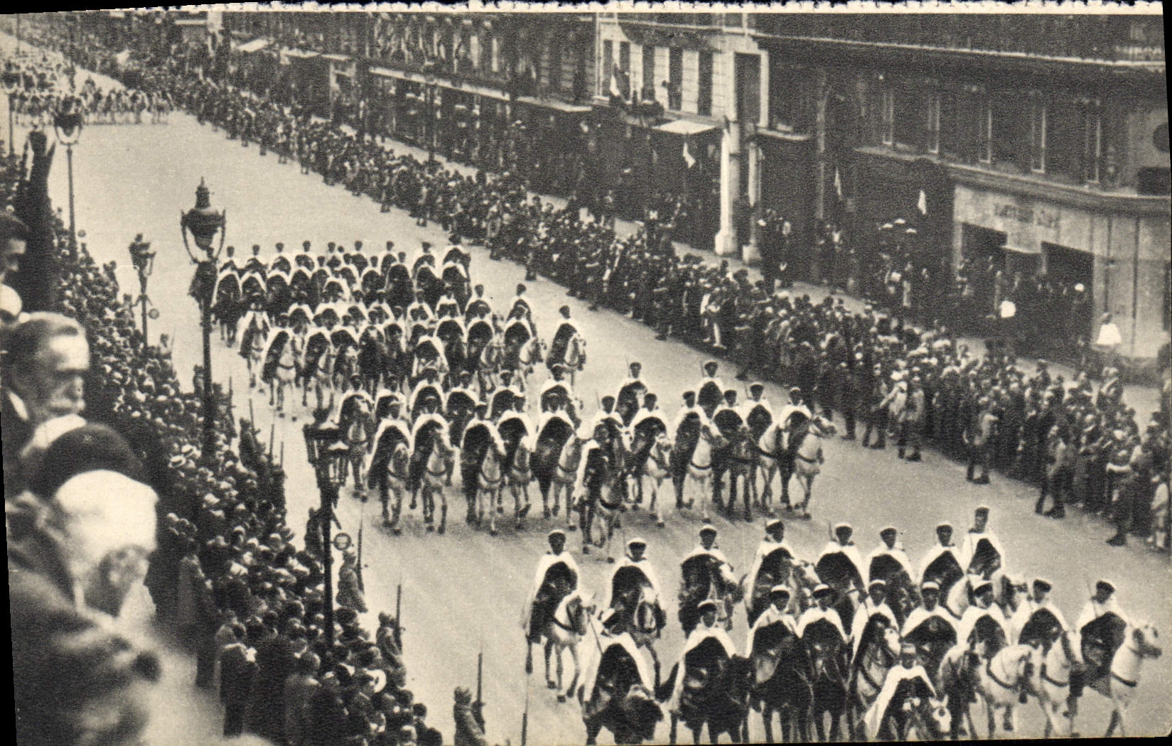 CPA Spahis Algeriens Cheval Militaria