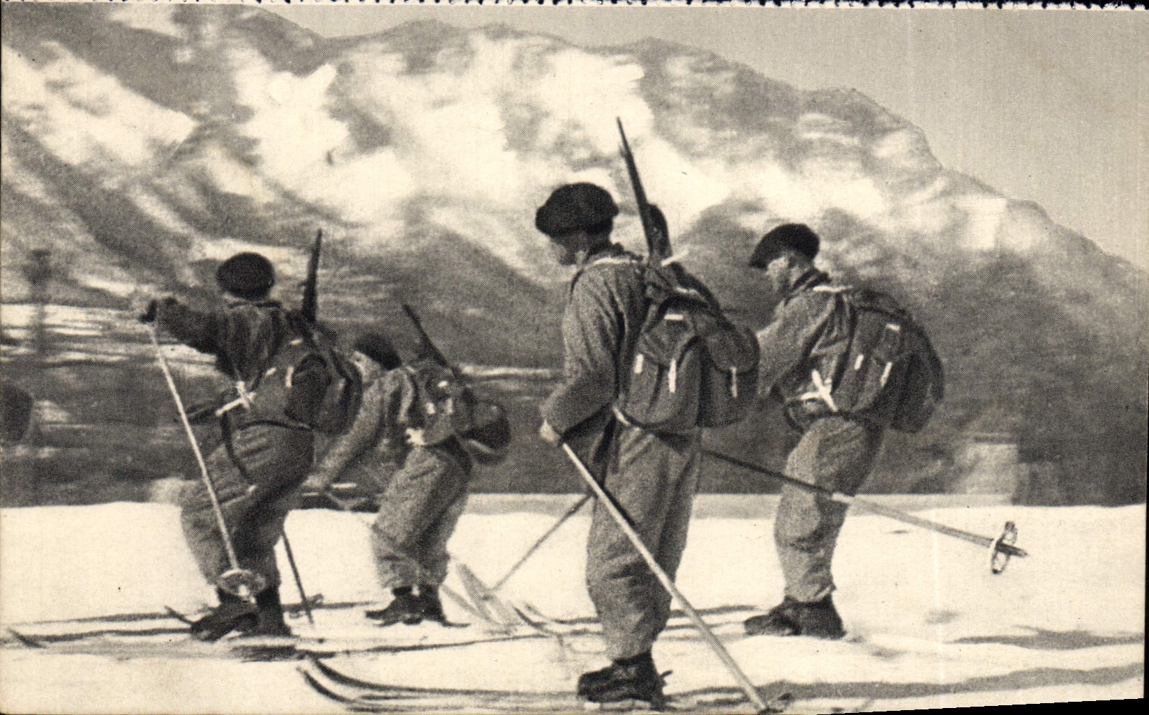 CPA Eclaireurs Skieurs Ski Chasseurs alpins Militaria