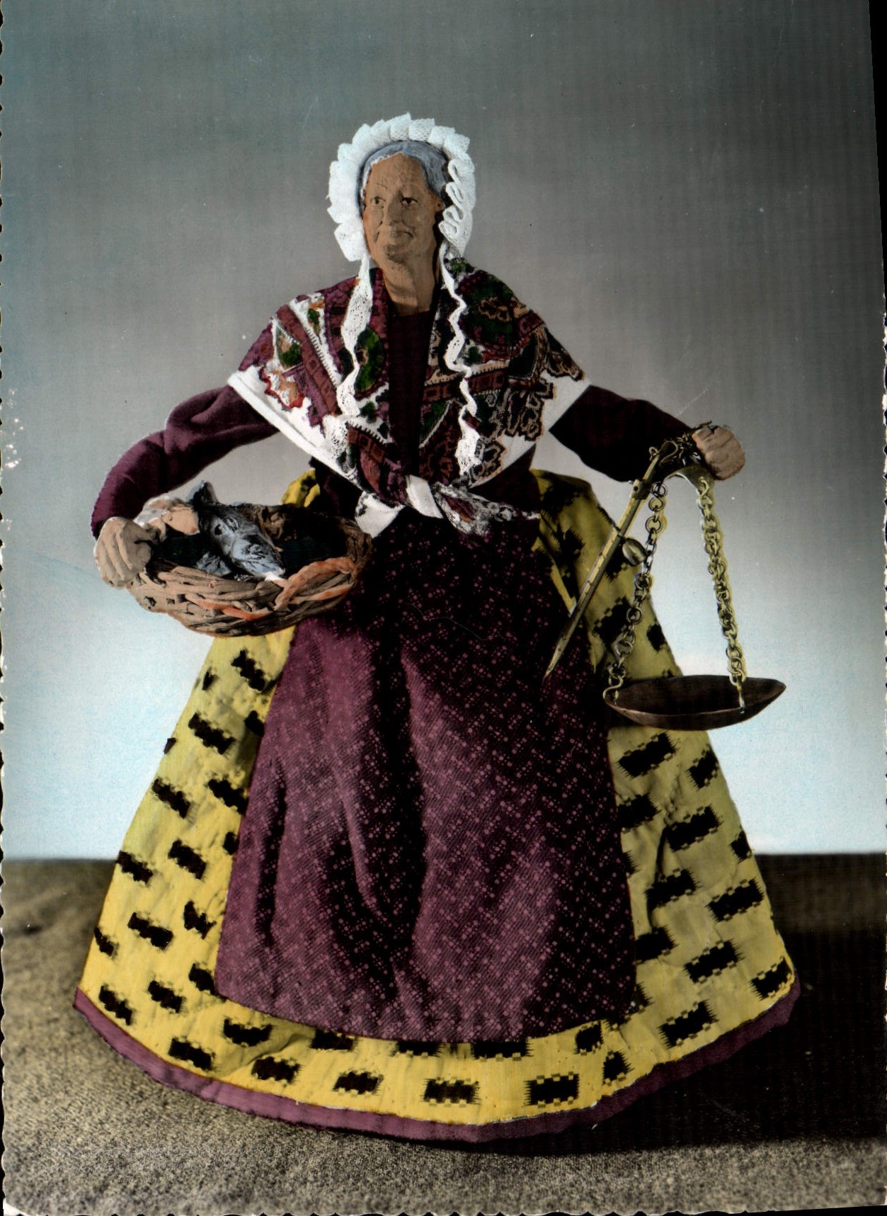 CPA La Poissonniere Folklore santon 