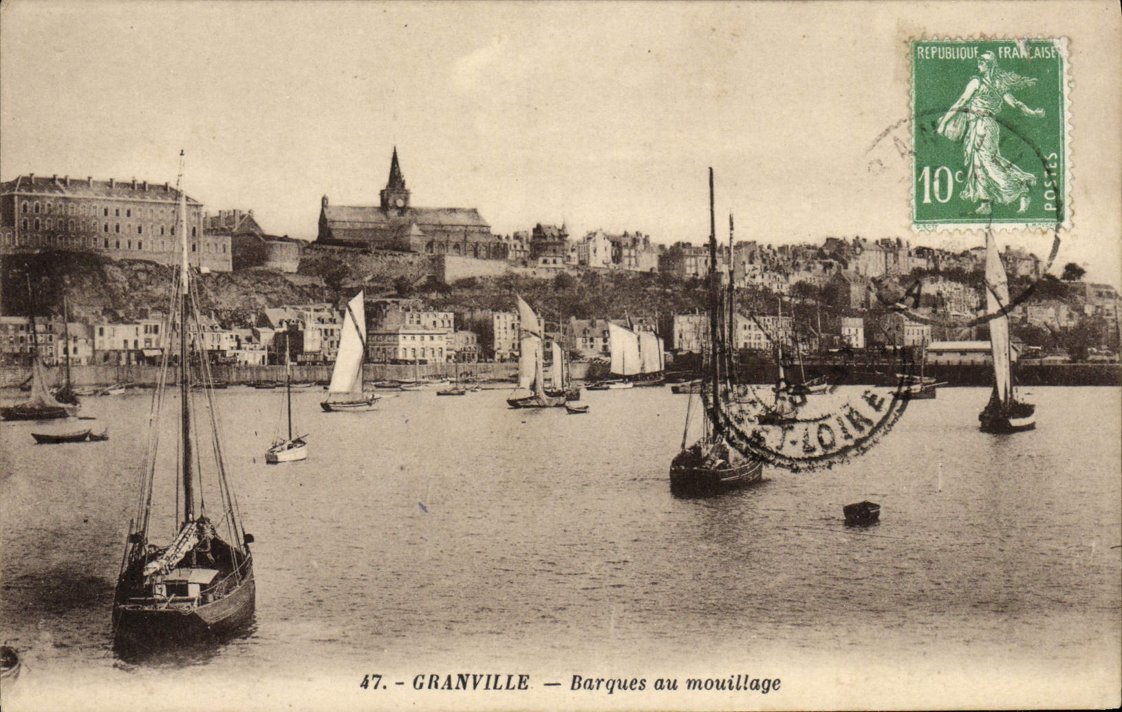 CPA Granville Barques au Mouillage Bateaux